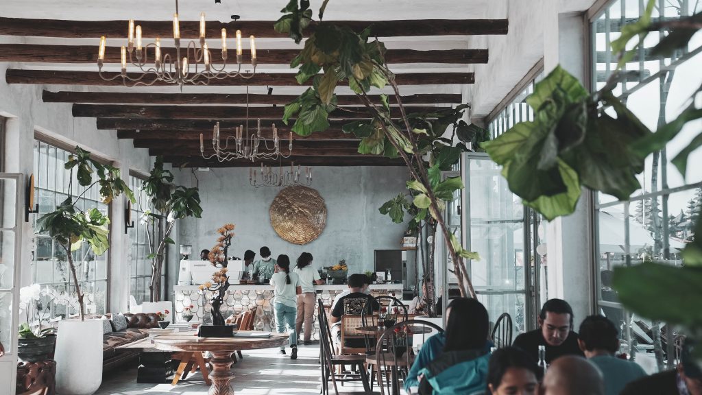 one of the cafes in Penelokan