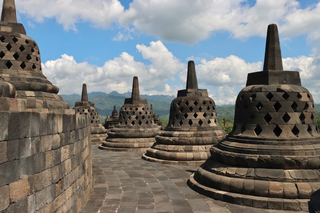 visit borobudur temple